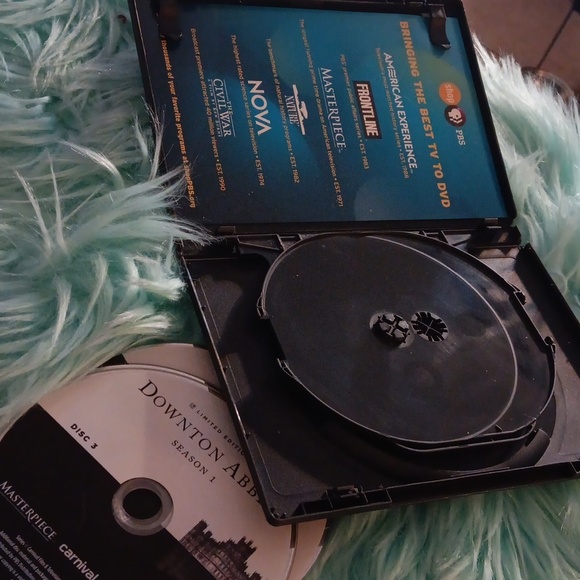 Downtown Abbey season 1 DVD like new Downtown Abbey - Picture 5 of 7